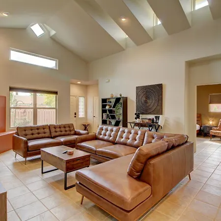 Santa Fe Home With Private Yard